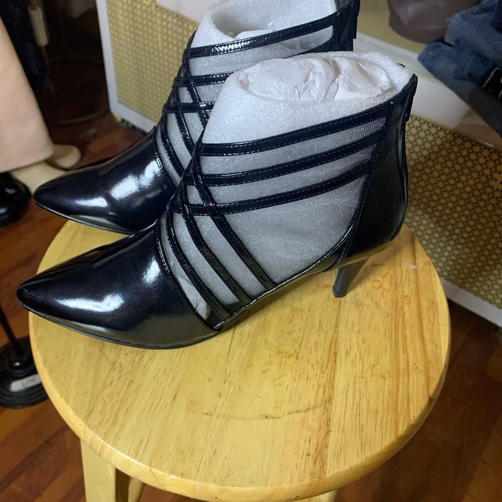 Shoes - Picture 2 of 5